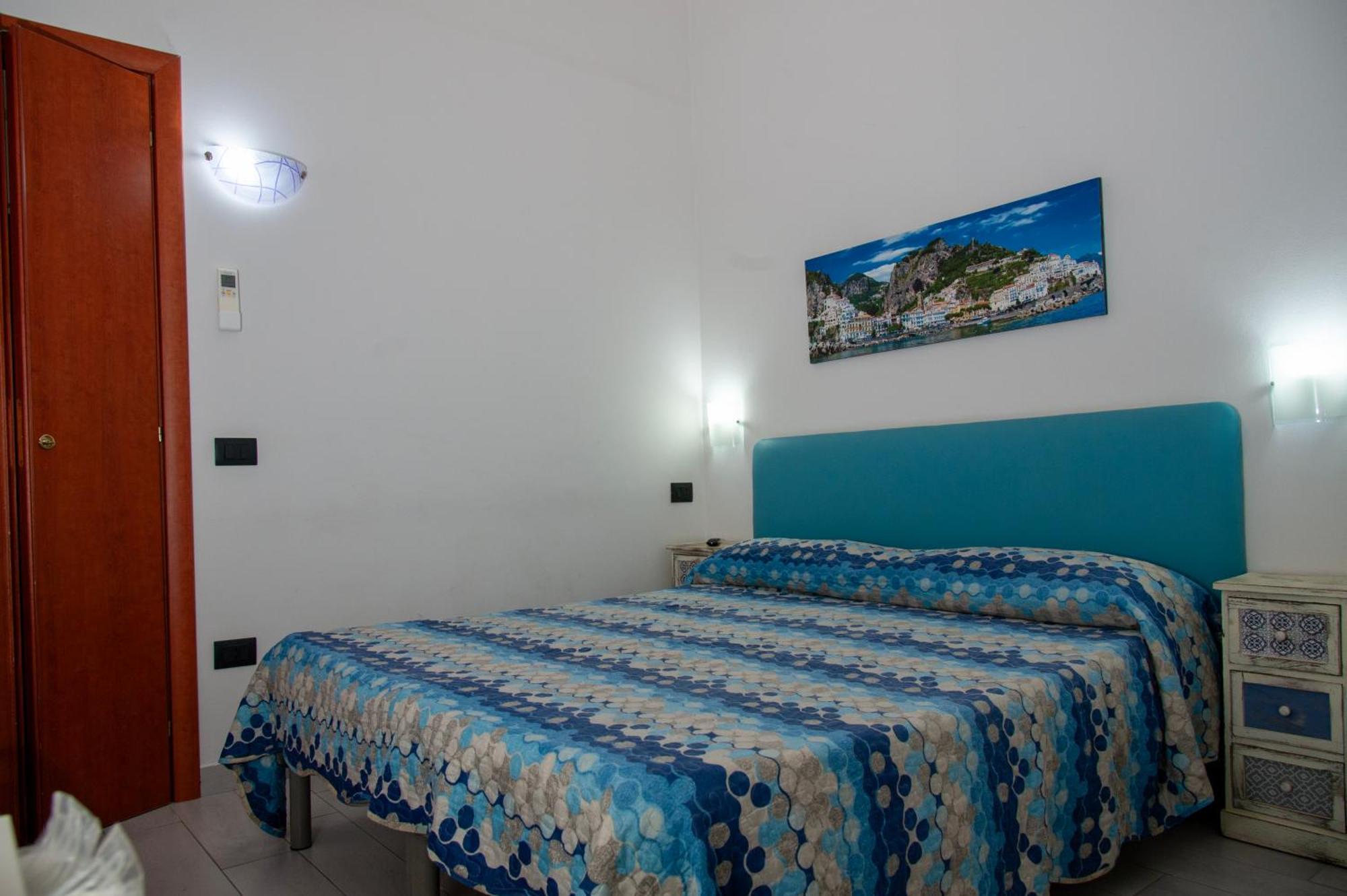 Apartmán Palazzo Carafa Della Spina Neapol Exteriér fotografie